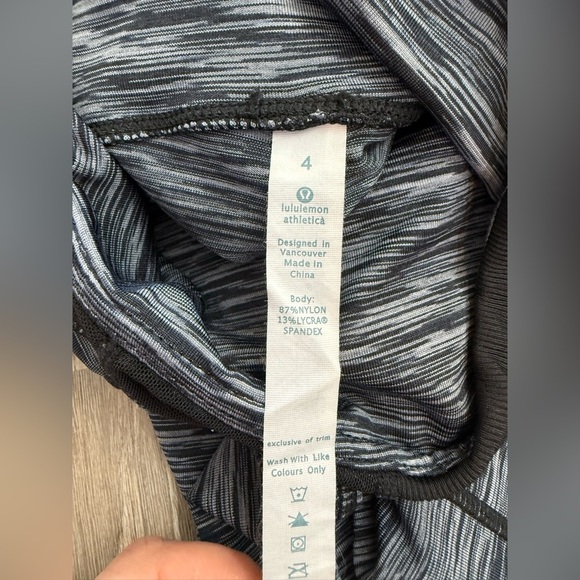 Lululemon Leggings Size 4 - Picture 8 of 11